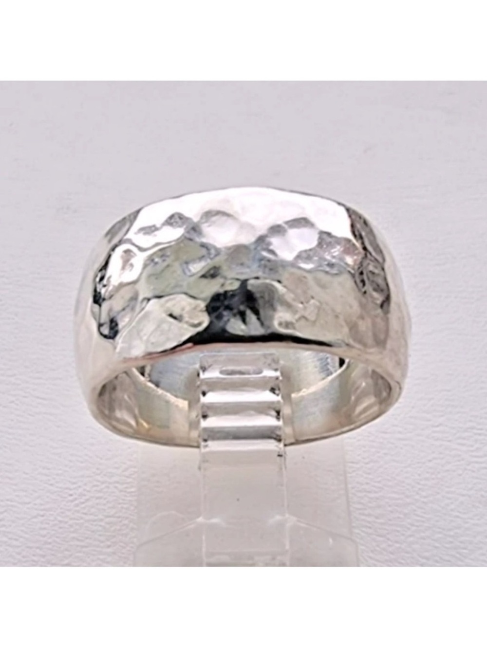 Silpada Vintage Heavy
Hammered Sterling Silver
Wide Band Ring Size 6 1/2